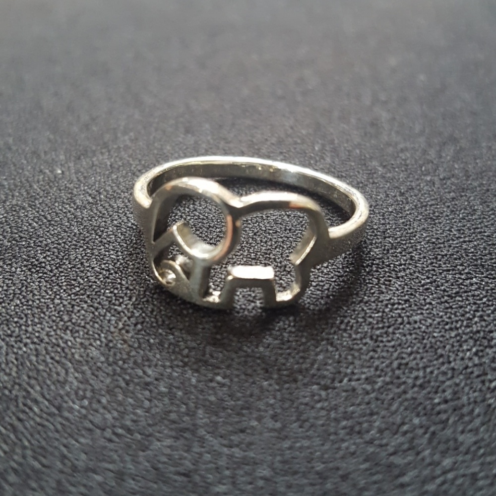 Sterling Silver Elephant Ring Size 8
